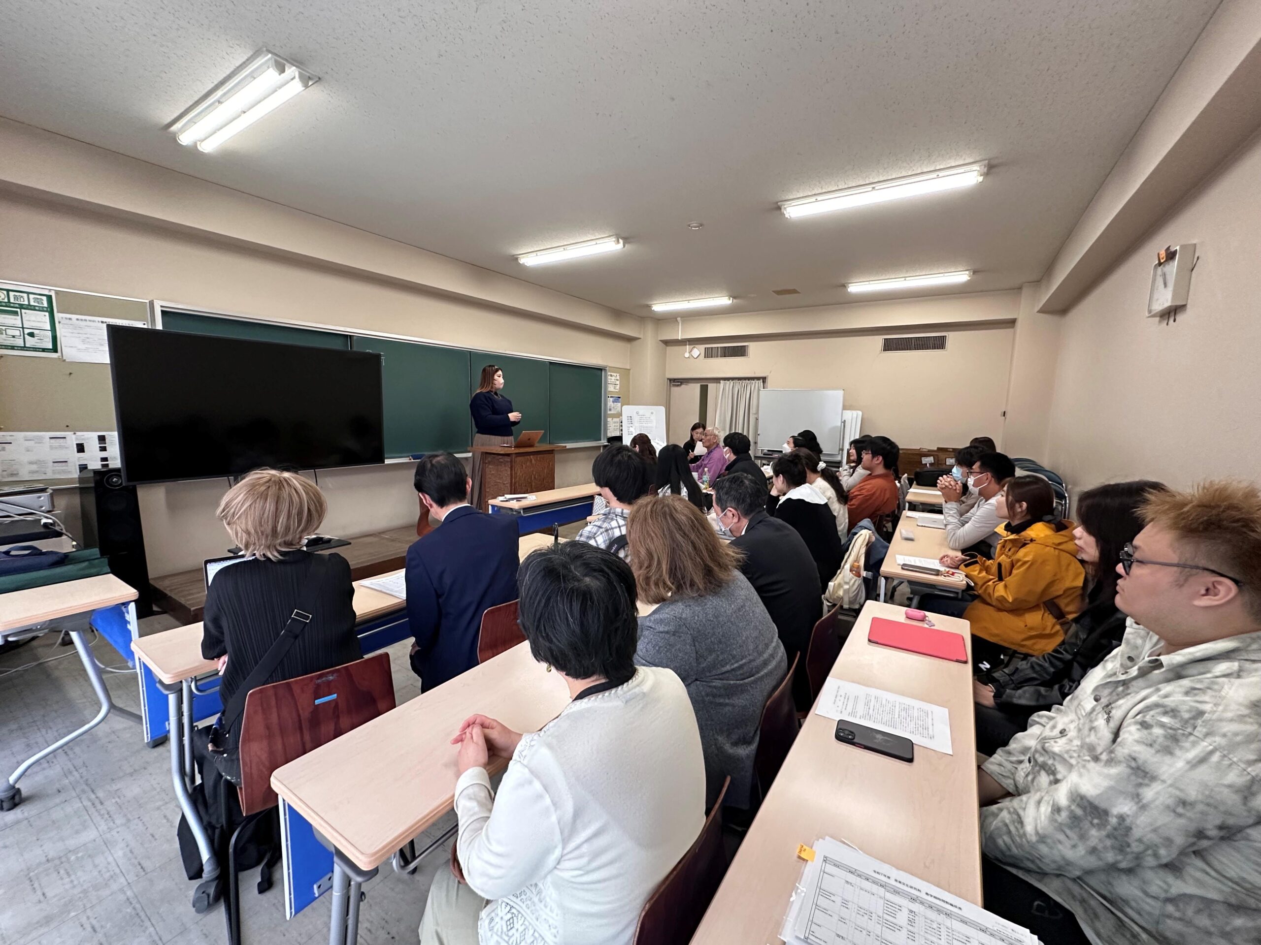 大学院の合同ゼミが行われました